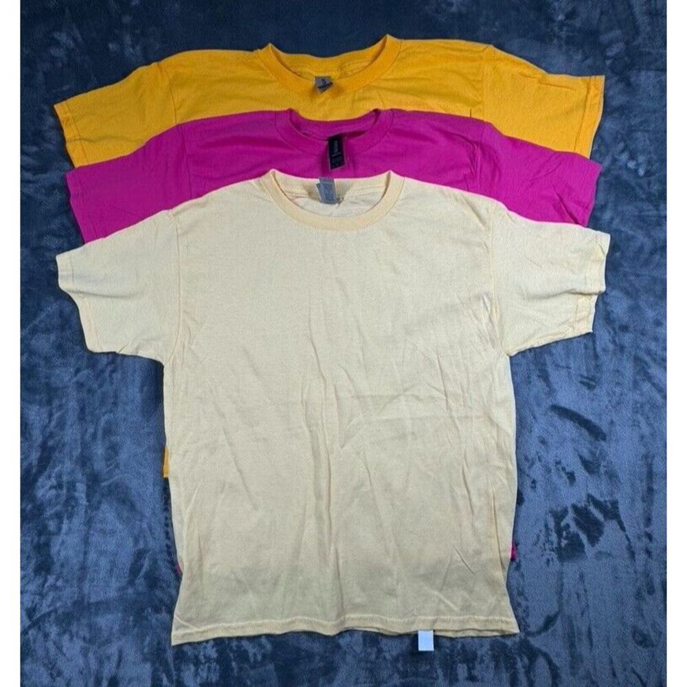 Lot of 3 Gildan Heavy Cotton/Soft Cotton T-Shirts Youth Large Pink,Yellow,